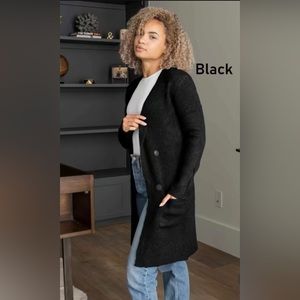 Knit long dressy blazer. Brand new with tag! Size Medium.